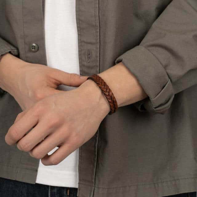 BRÚNT LEÐURARMBAND