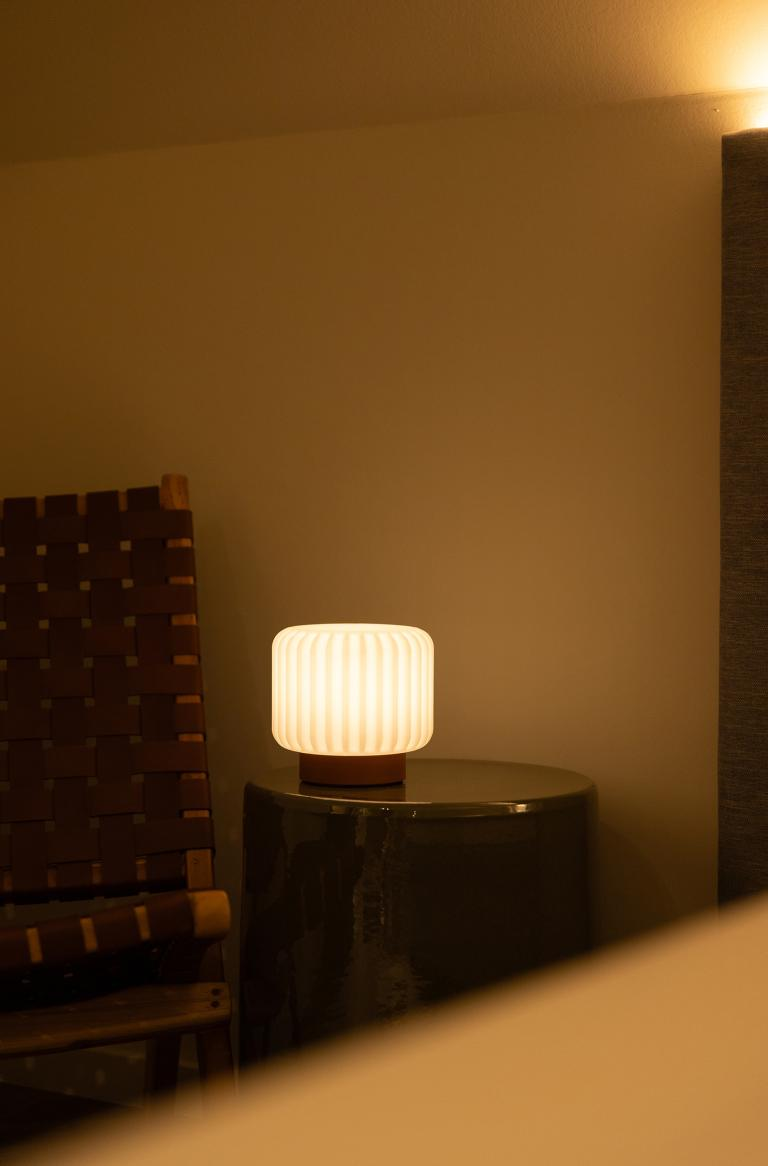 Led borðlampi – hvítur