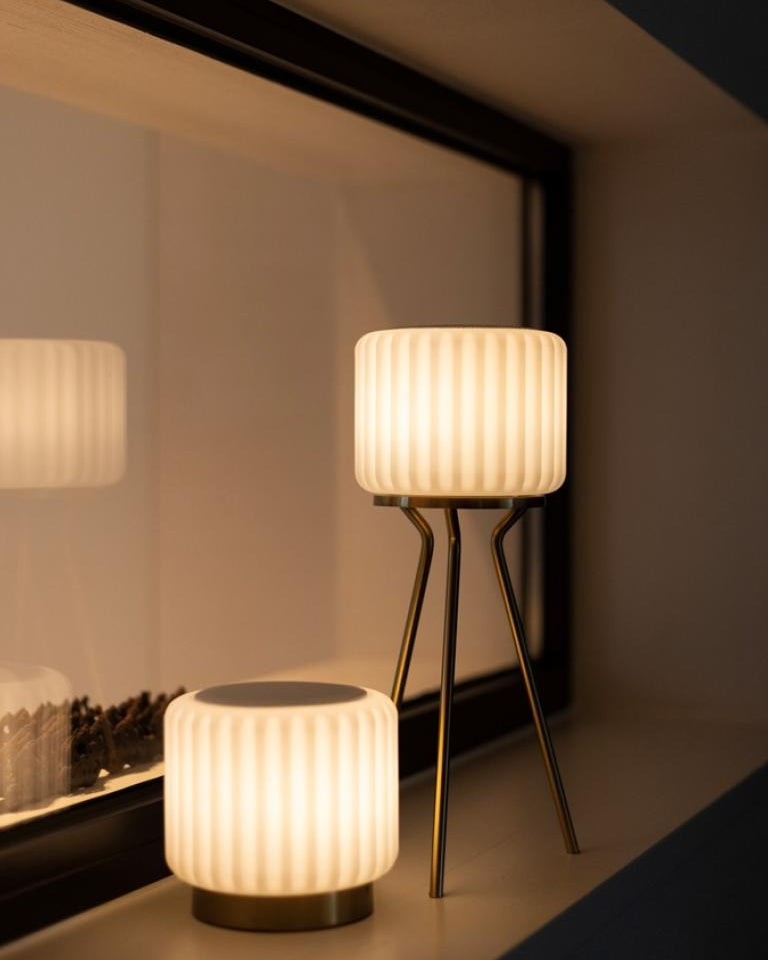 Led borðlampi – hvítur