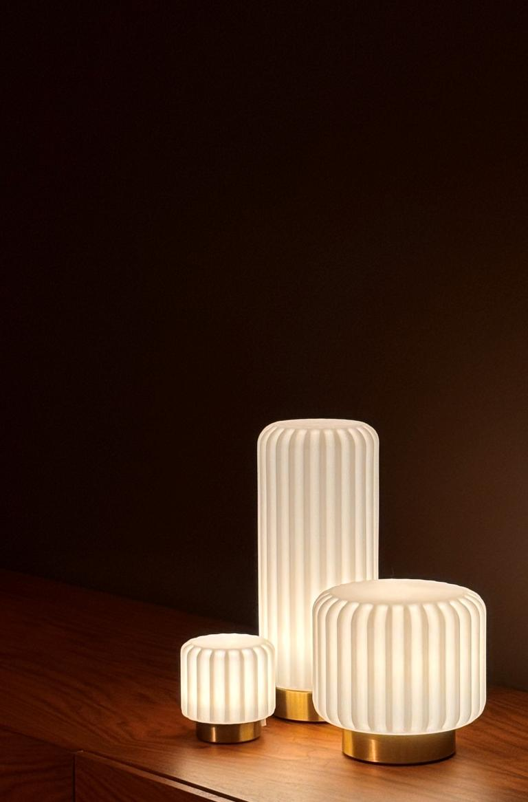 Led borðlampi – hvítur