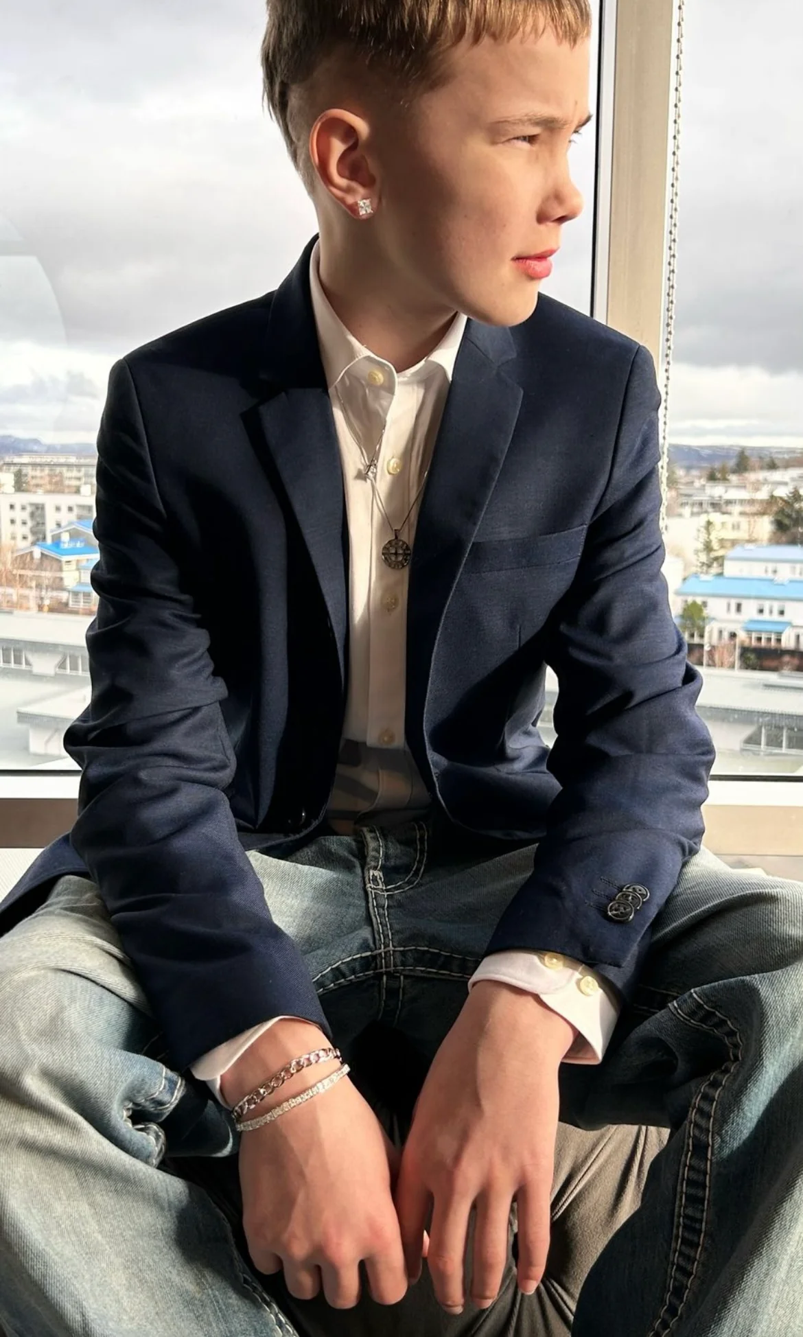 KLAKI MIDI STUD - EYRNALOKKAR
