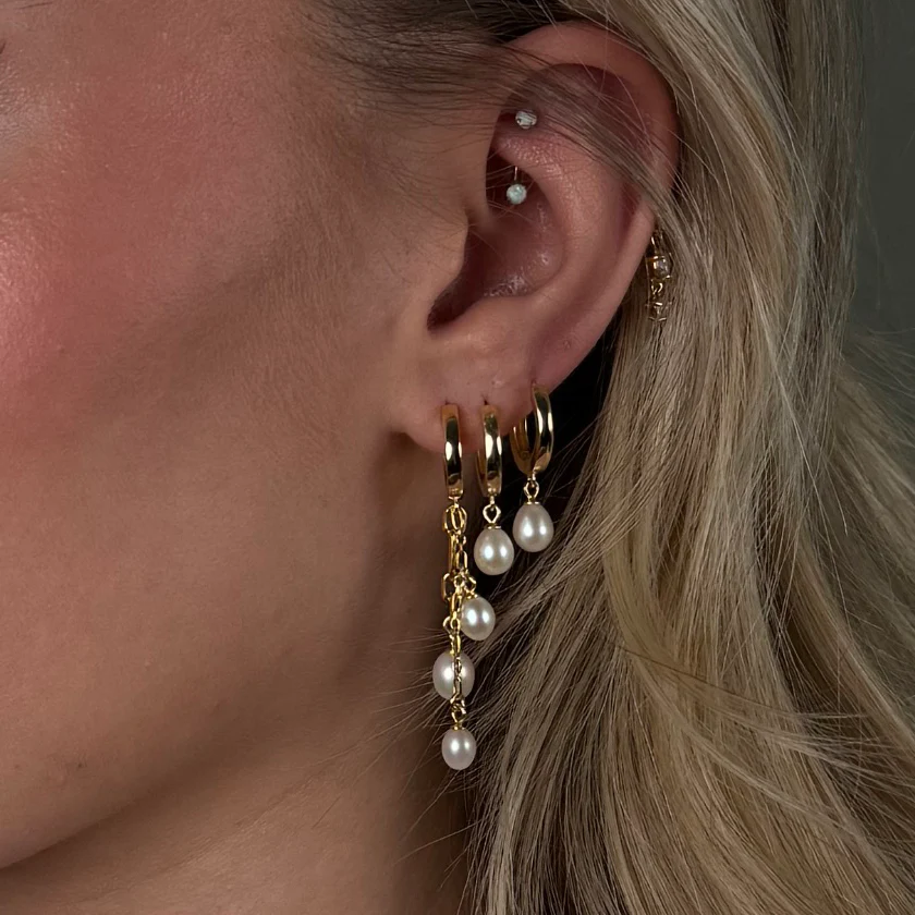 BY•L – Haf eyrnalokkar með 3x perlum - rhodium