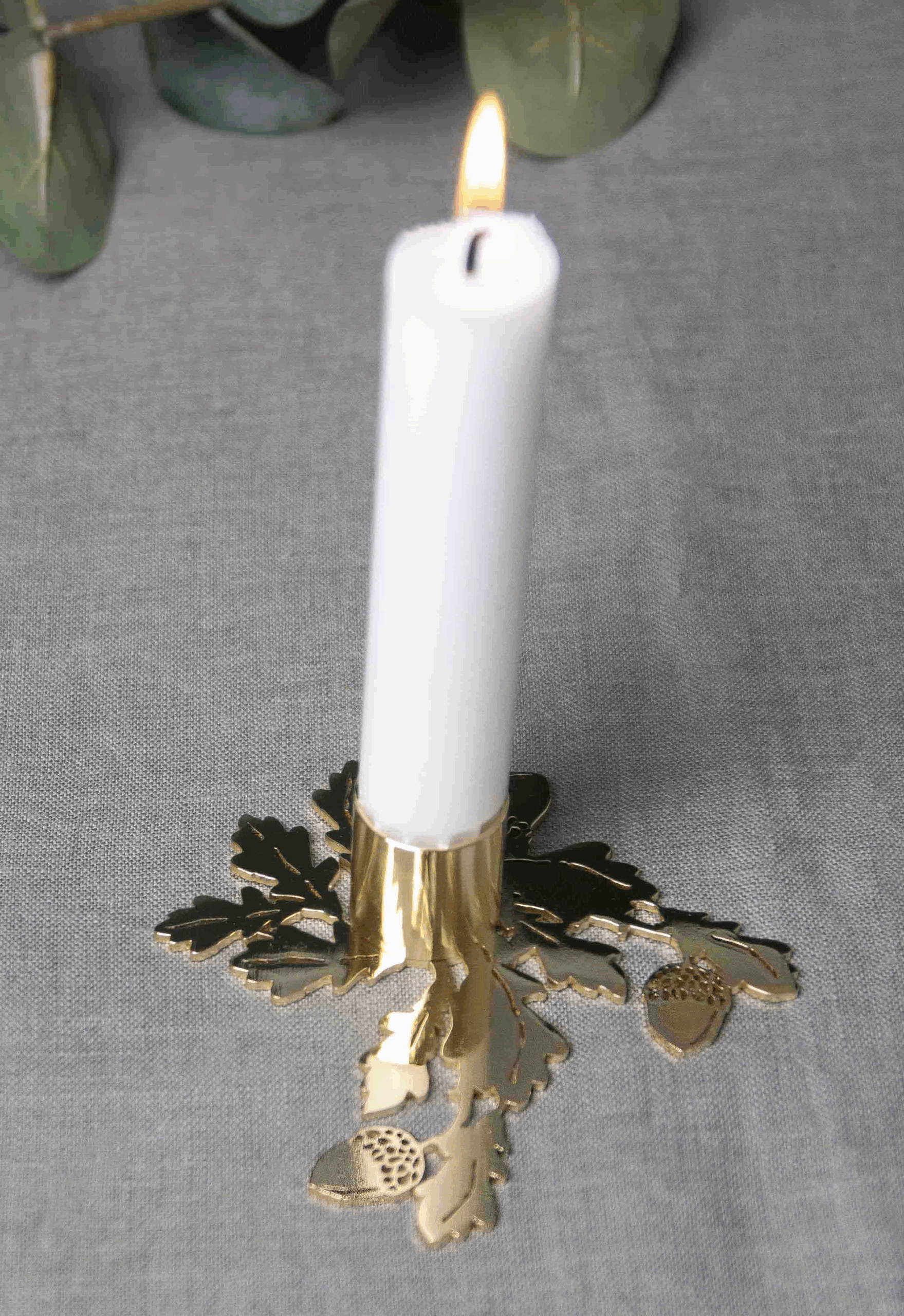 Kertastjaki – EIK – gylltur