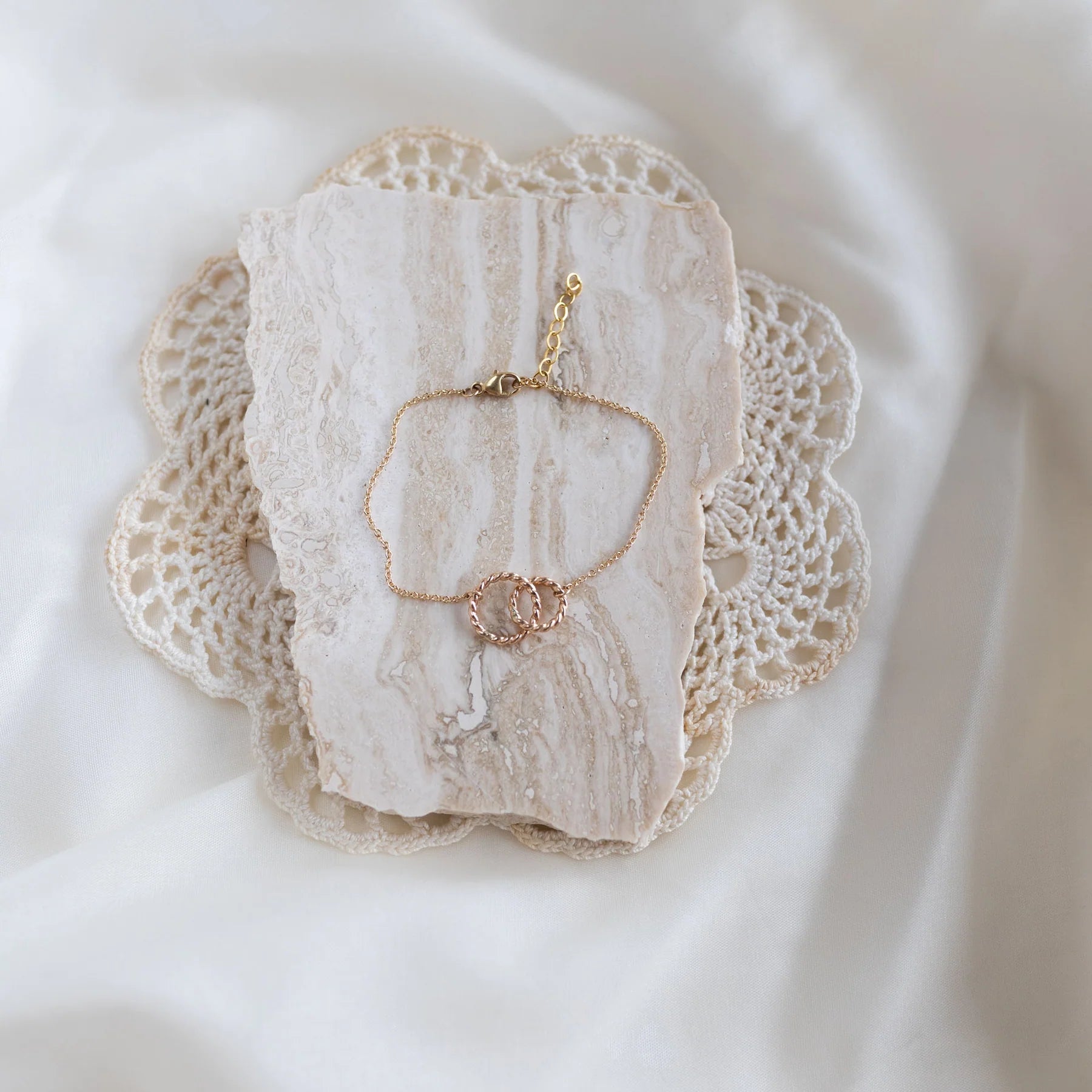 Linked Twist armband