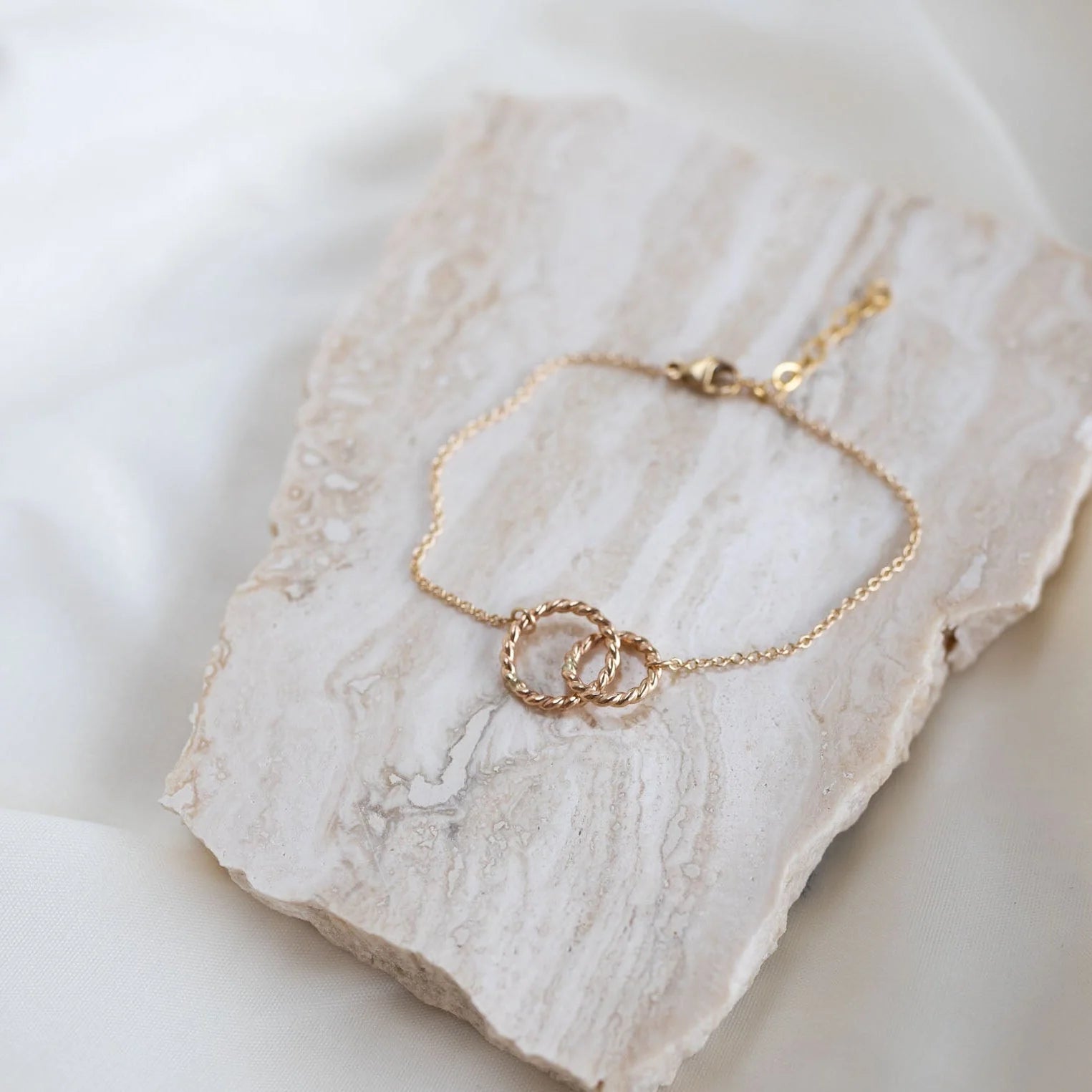 Linked Twist armband