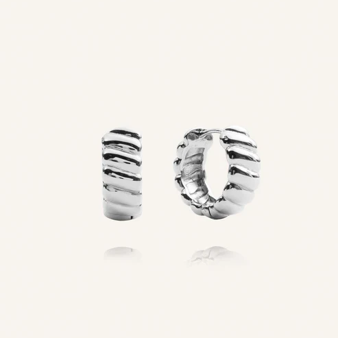 Curved Ribbed eyrnalokkahringir