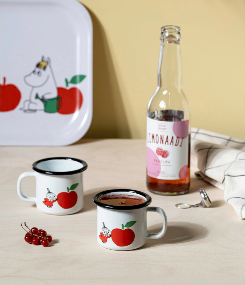 Moomin enamel mug Joyful Apples 1,5dl
