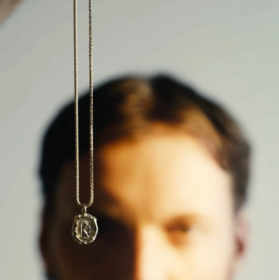 BY•L – STORMUR SIGNET HÁLSMEN PLATA ROUND - LÍTIÐ
