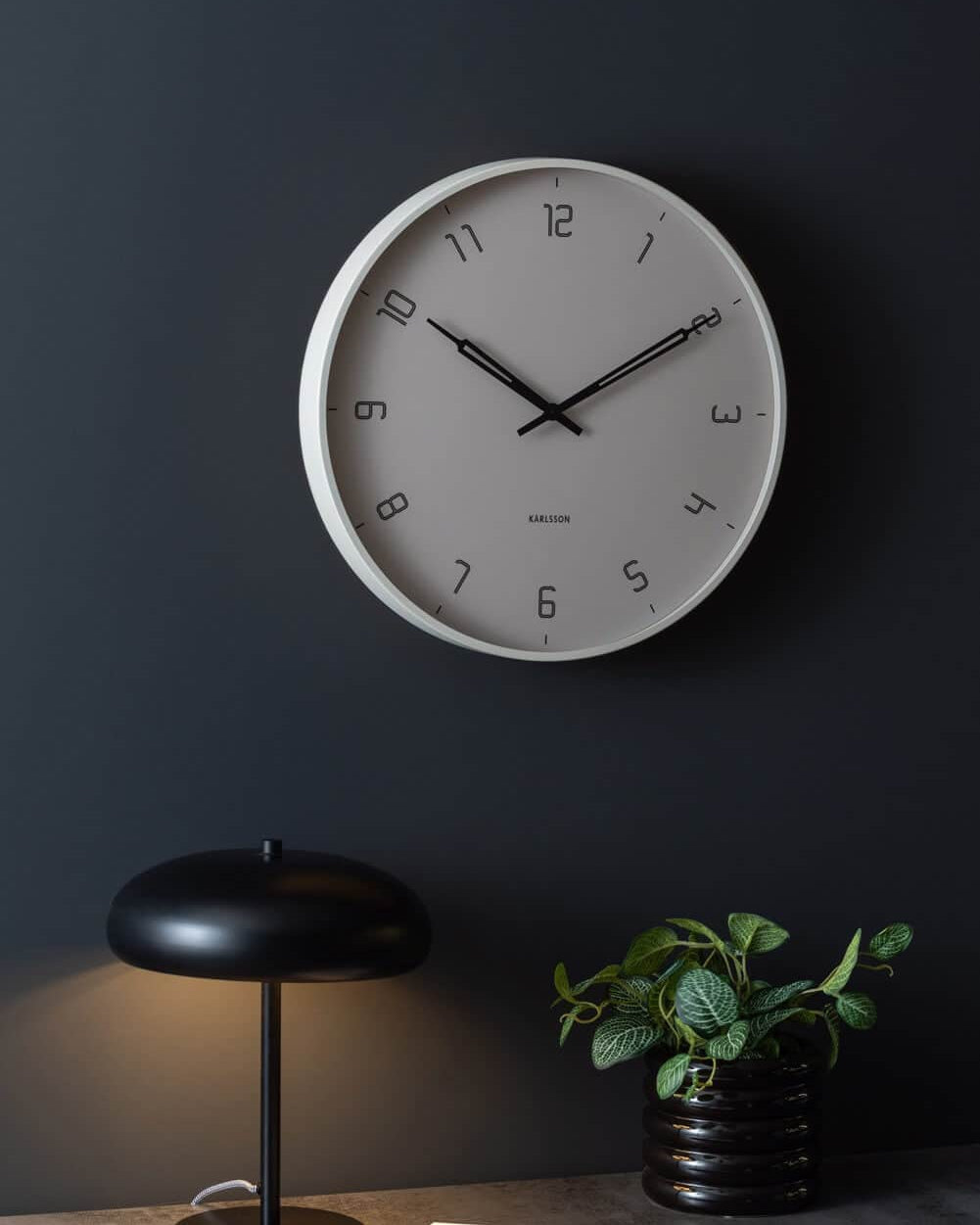 Karlsson – Stark – Warm grey