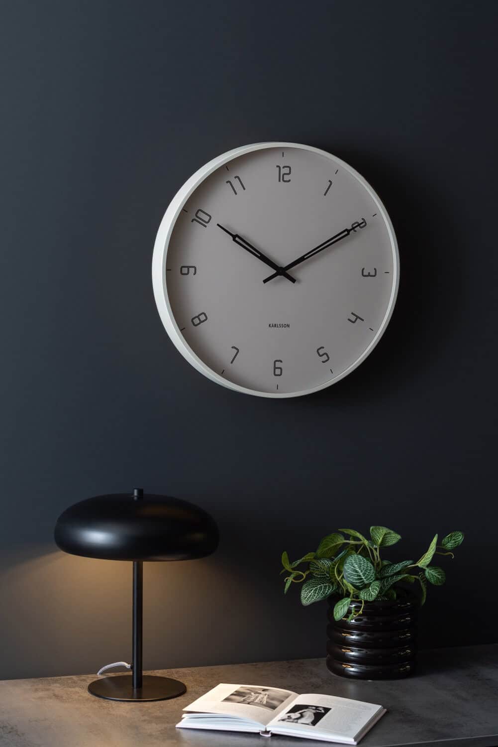 Karlsson – Stark – Warm grey