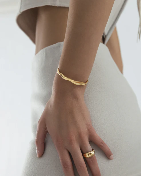 Wavy Bolded Spangararmband