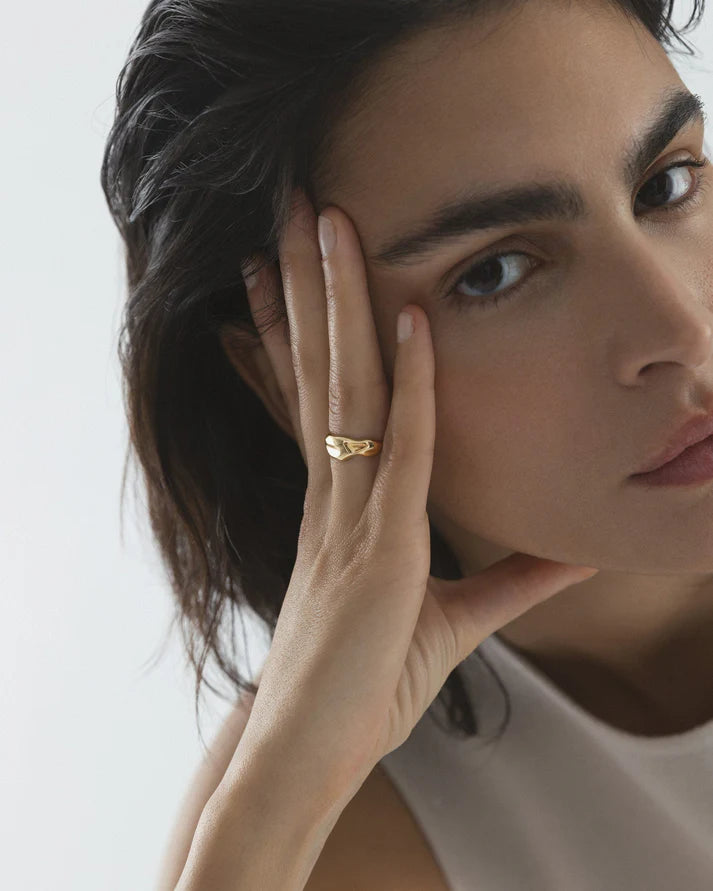 Wavy Bolded Ring