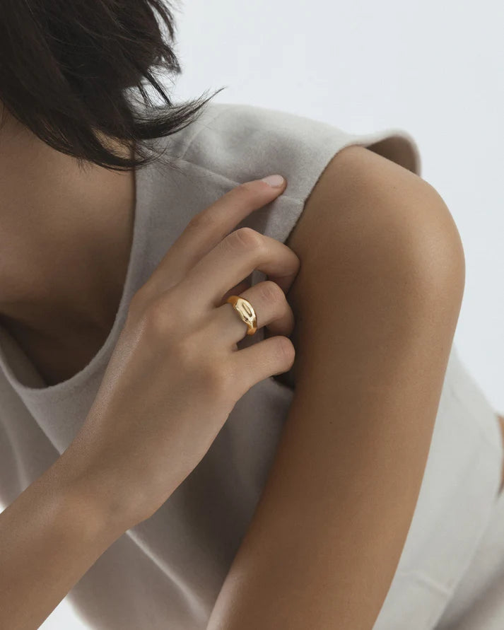 Wavy Bolded Ring